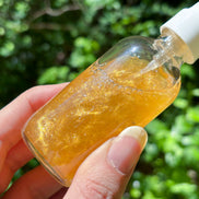 White Tea & Berries Crystal-Infused Home and Body Spray – Sage + Quartz Energy Mist for Cleansing & Aura Protection
