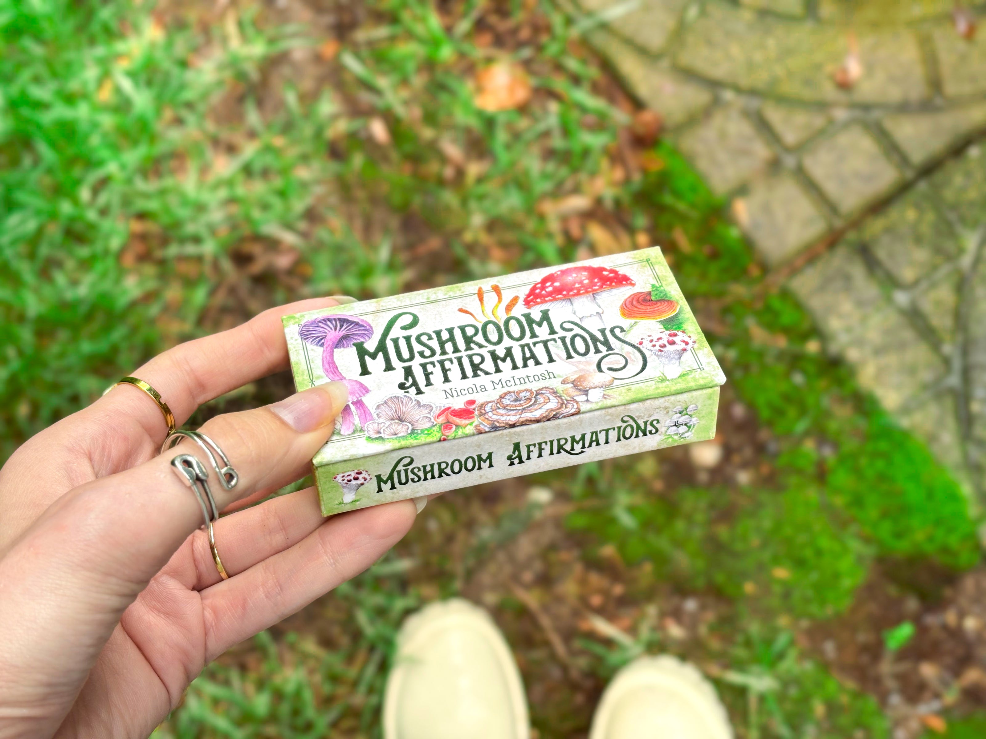 🍄 Affirmation cards for woman - Embrace Fungi Wisdom with the Mushroom Affirmation Deck - 40 Affirmation cards