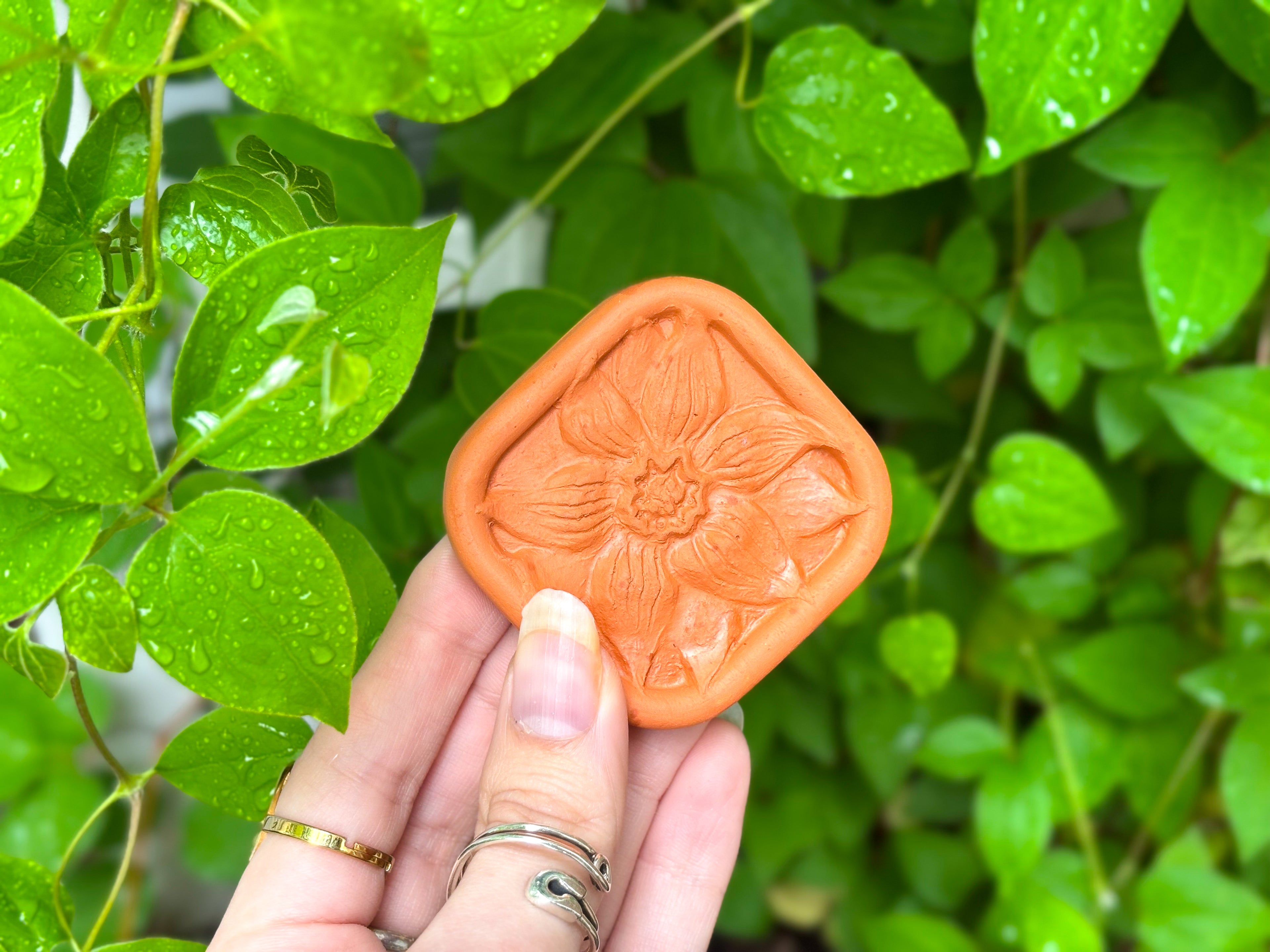 🌿 Breathe in Nature with the Handmade Ceramic Scents Essential Oil Diffuser