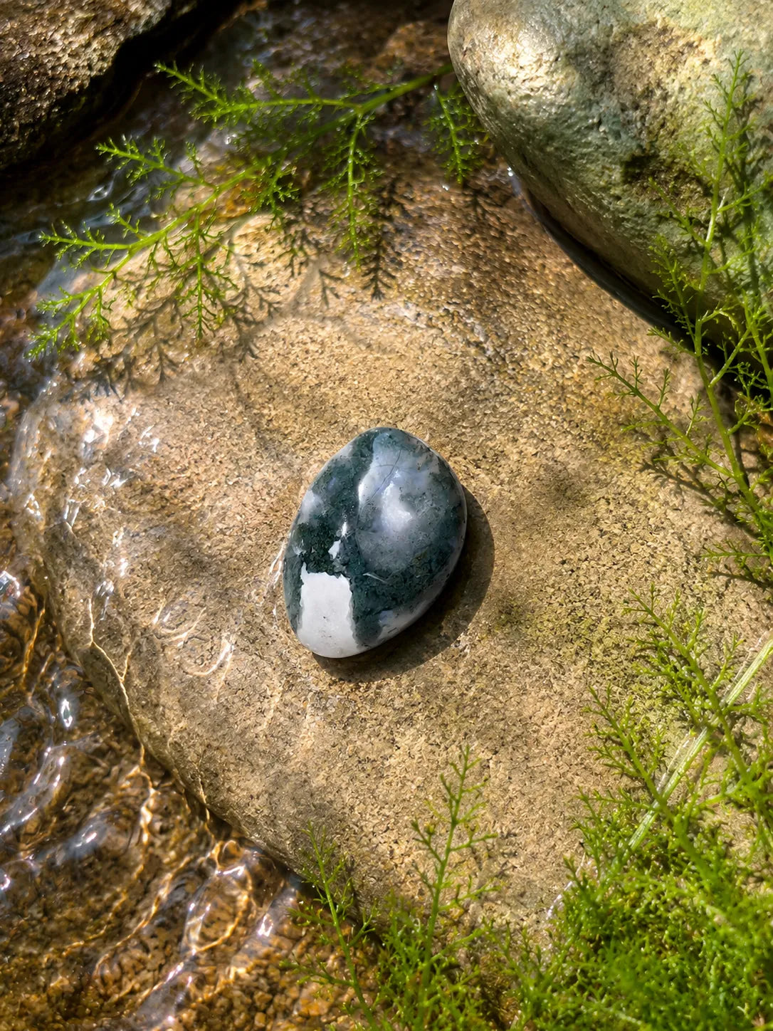 moss agate healing stone for abundance, emotional balance, and spiritual wellness
