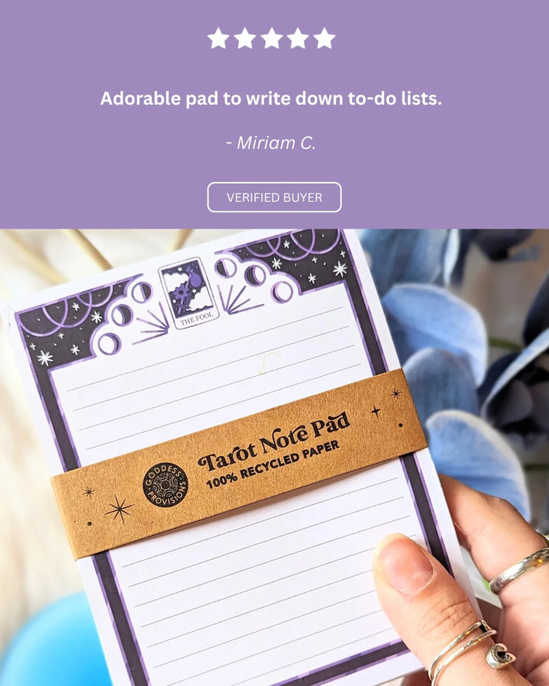 Positive review highlighting the compact size, recycled paper quality, and magical aesthetic of the notepad.